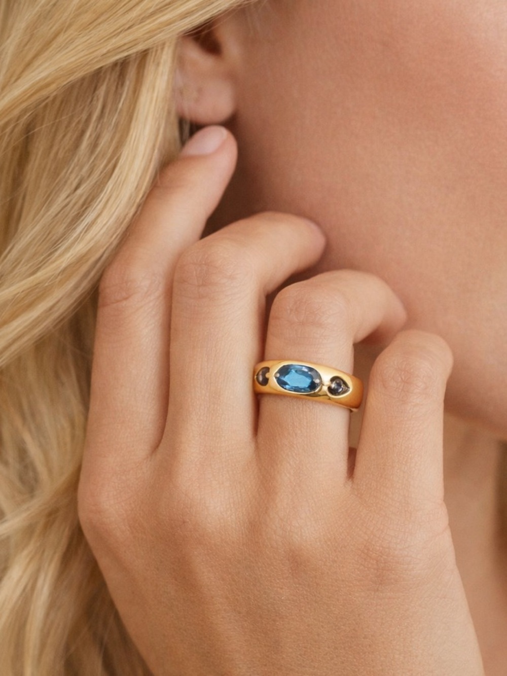 Gorjana Band Ring Nova Gold Plated Crystal Blue Sz.7